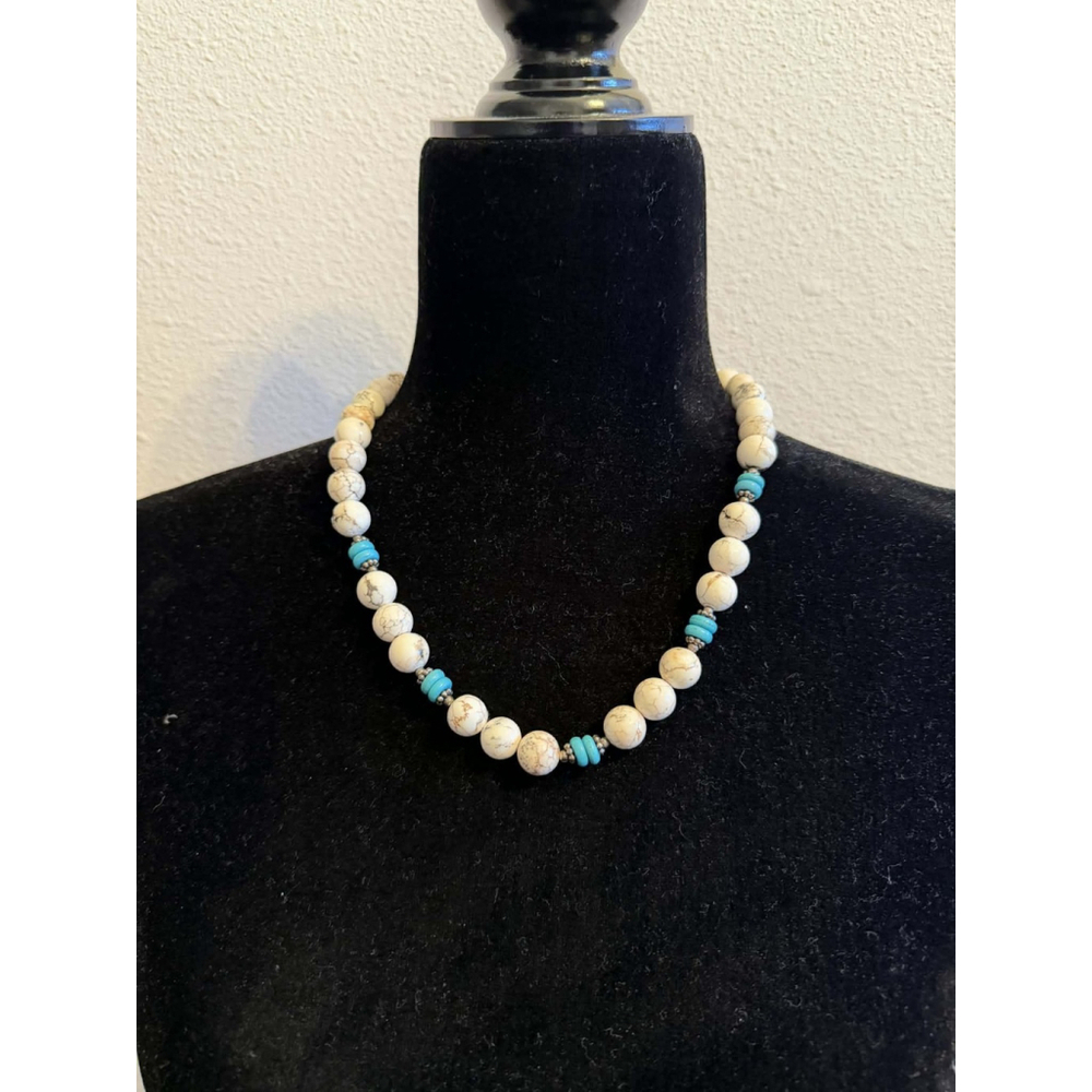 White Howlite Turquoise Beaded Necklace Southwestern Boho Silver Tone